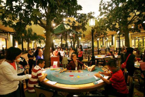 英媒：澳门博彩业没落 亚太多国争抢中国内地赌客